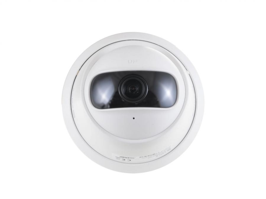 Dome camera IP fisheye professionale con infrarossi notturni